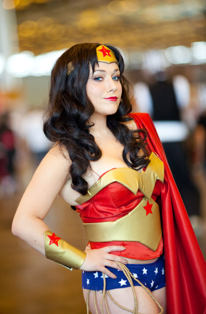 Wonder-Woman-Cosplay - Commonsense by Omarukai flickr.com